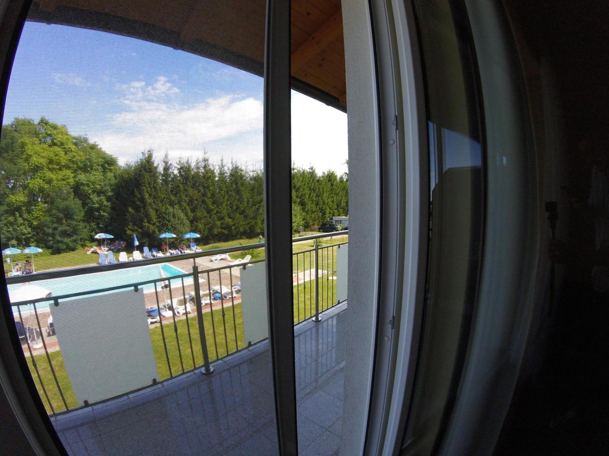Zum Lindenhof 3*