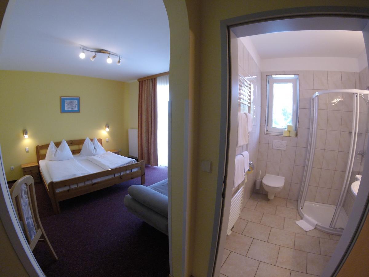 Zum Lindenhof 3*